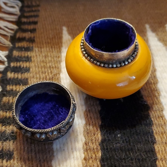 Small vintage boho jewelry / trinket holder - Picture 2 of 4